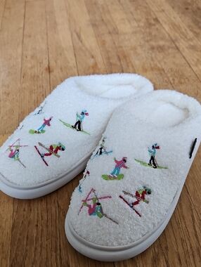 NWT Muk Luks Ski Slipper Clogs L